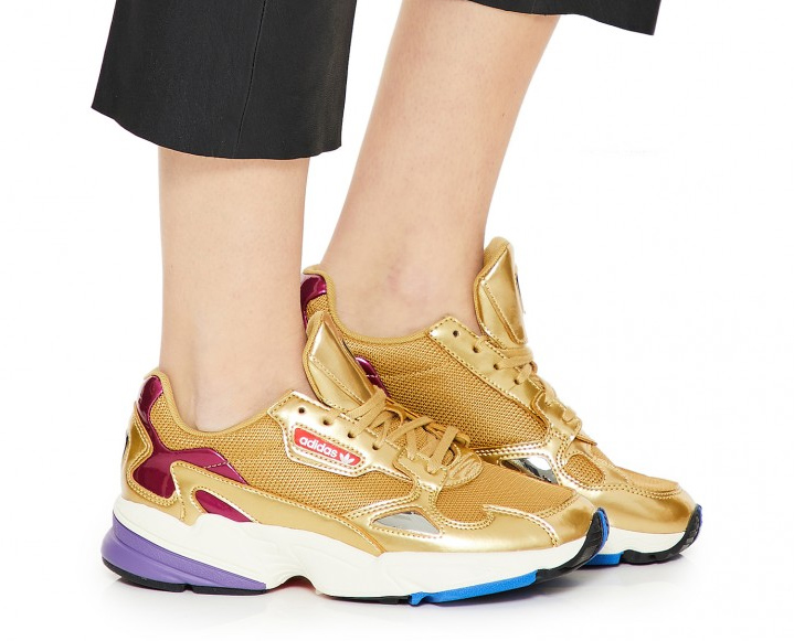 guld sneakers